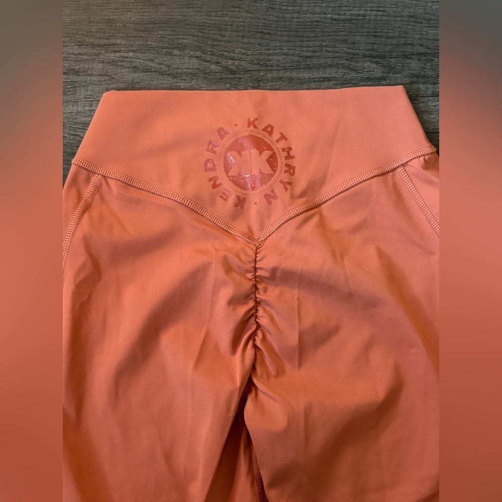 Gymshark Coral High-Waisted Leggings - Picture 3 of 5